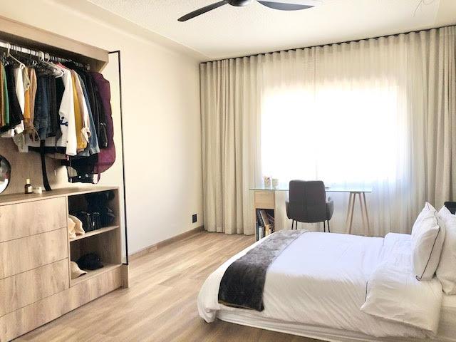 3 Bedroom Property for Sale in Sea Point Western Cape